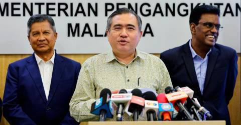 Malaysia air passenger traffic set to hit record high this year: Loke Malaysia air passenger traffic set to hit record high this year: Loke
