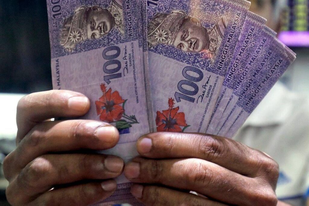 Ringgit higher at opening amid ongoing geopolitical tensions