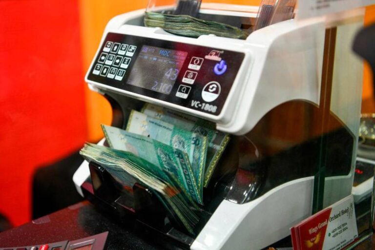 Ringgit strengthens against US dollar amid US fiscal concerns