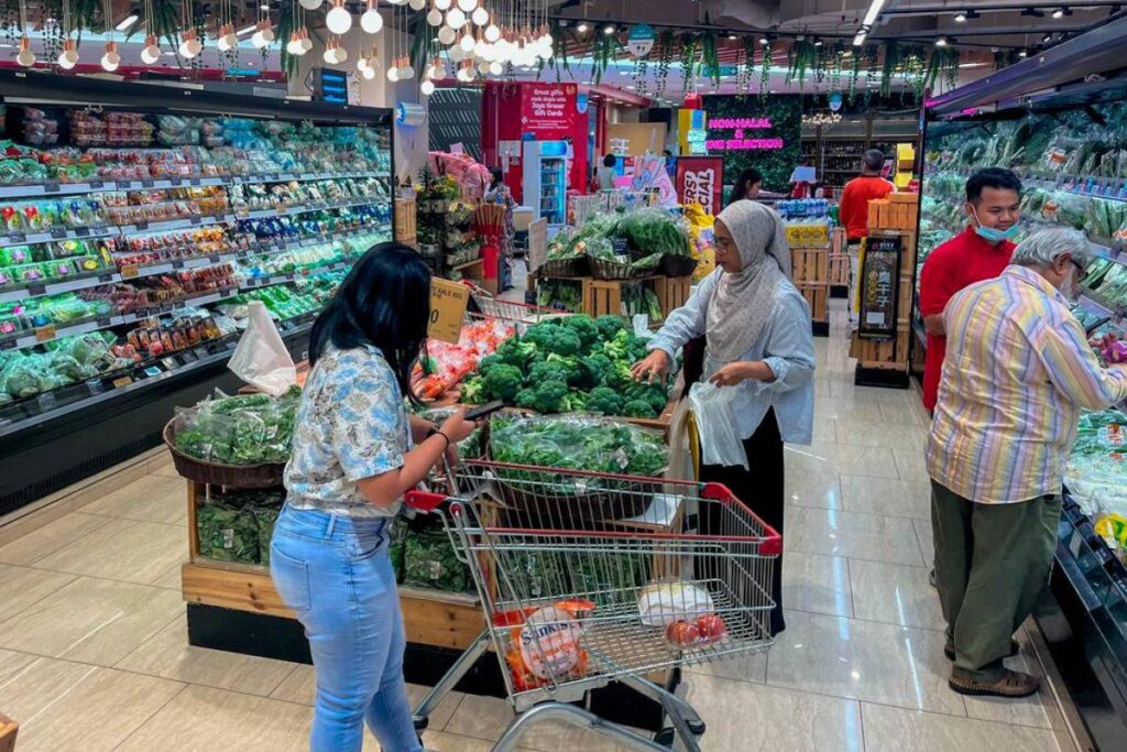 Malaysia consumer spending outlook positive for 2025-2026, says BMI Malaysia consumer spending outlook positive for 2025-2026, says BMI
