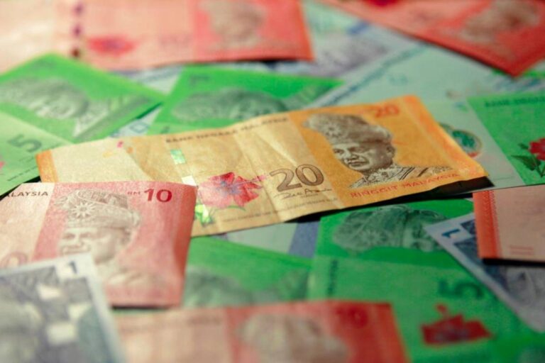 Ringgit opens lower against US dollar as DXY gains 0.73%